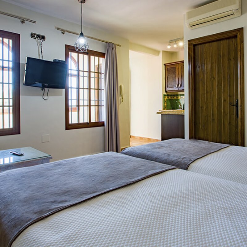 Hostal-Don-Joaquin-habitacion