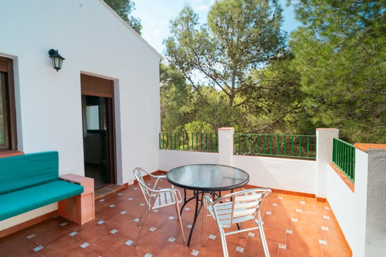 Parque Ardales Camping y Apartamentos 8 768x512
