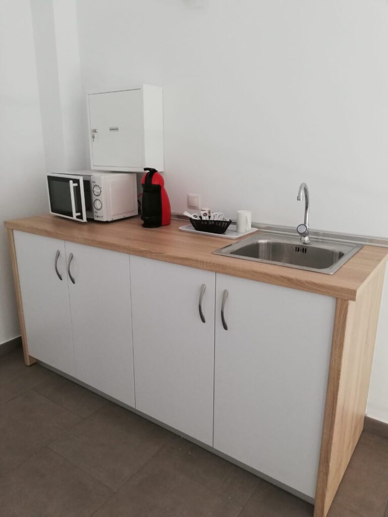 hostal delia 2 1 768x1023