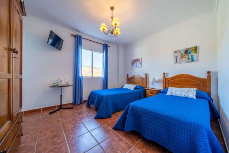 hostal vista a la sierra valle abdalajis 8 768x512