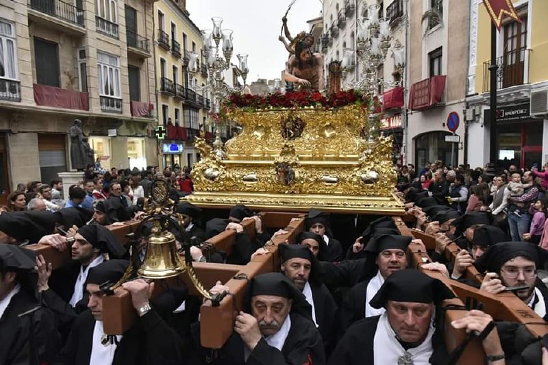 Salida del trono en la Semana Santa de Antequera