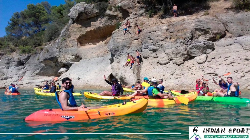 Alquiler de kayak & ruta guiada en kayak por lago El Chorro by Indian Sport