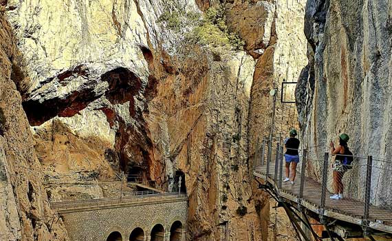transporte dus caminito del rey desde malaga 3 1