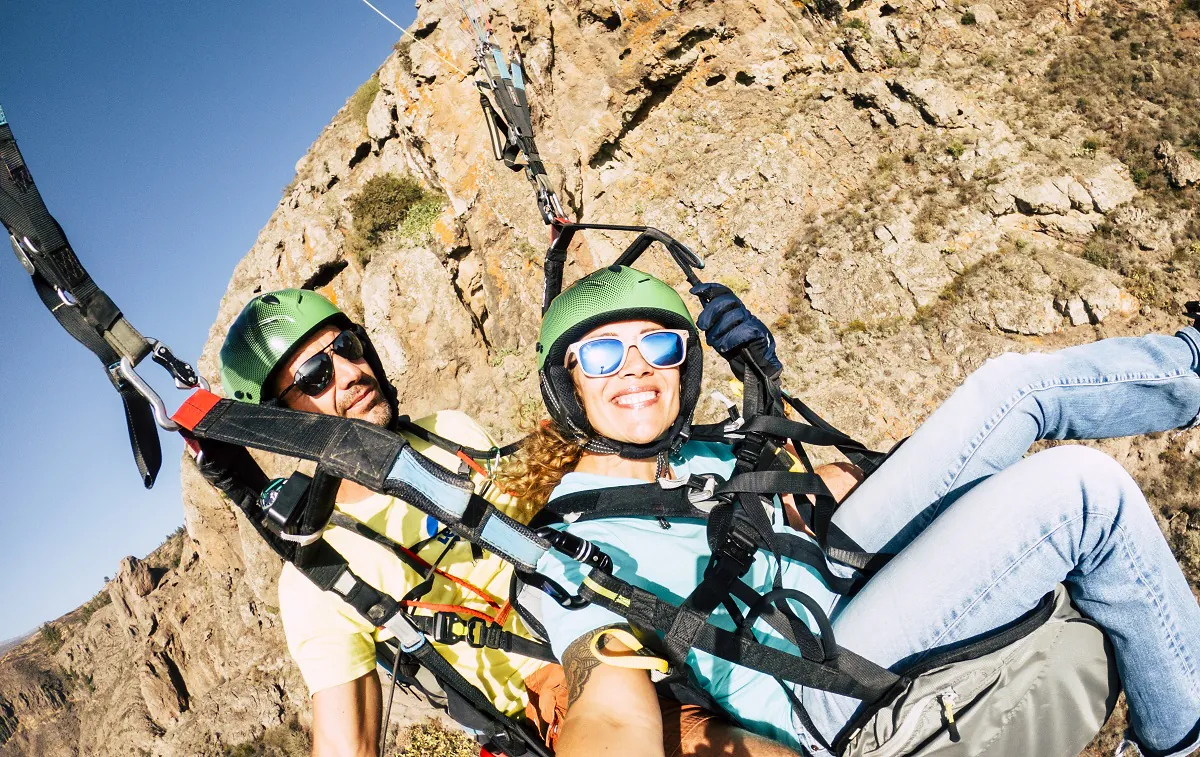 Parapente-biplaza-en-el-interior-de-Malaga